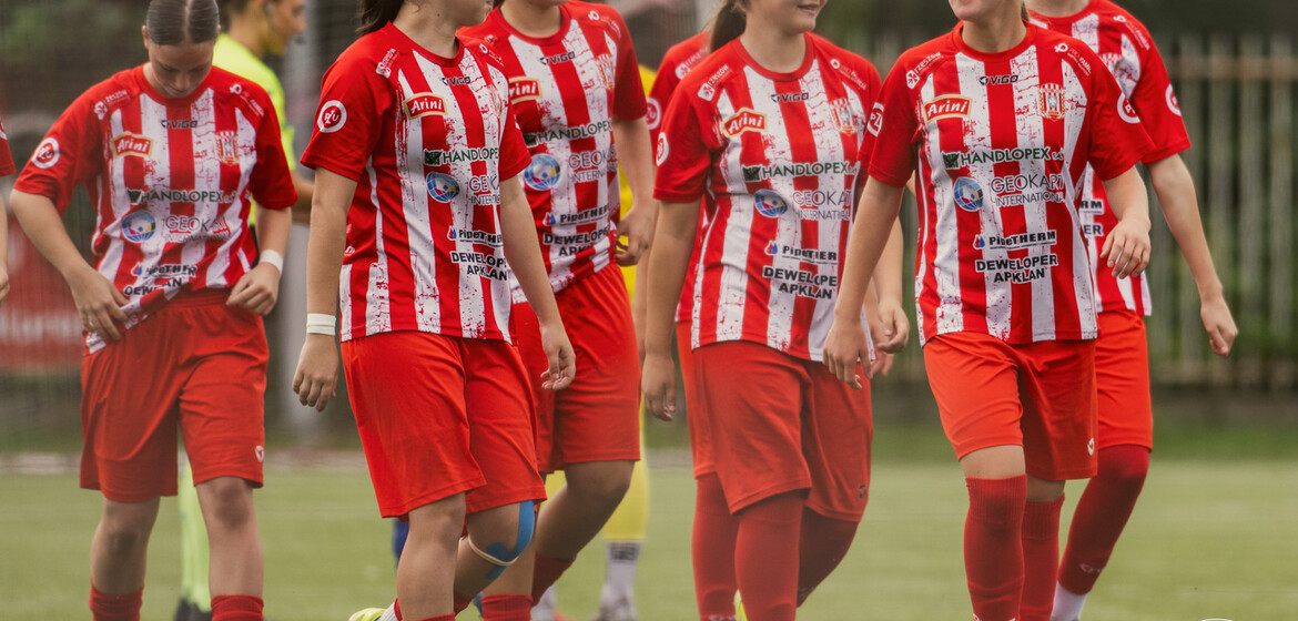 ✅ 𝗖𝗘𝗡𝗧𝗥𝗔𝗟𝗡𝗔 𝗟𝗜𝗚𝗔 𝗝𝗨𝗡𝗜𝗢𝗥𝗘𝗞 𝗨𝟭𝟲 – 𝟰 𝗞𝗢𝗟𝗘𝗝𝗞𝗔 ⚪️🔴