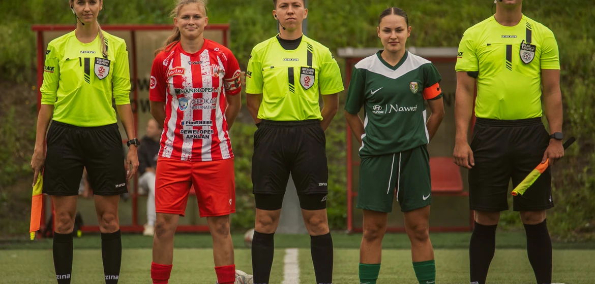 ✅ 𝟮. 𝗸𝗼𝗹𝗲𝗷𝗸𝗮 𝗖𝗲𝗻𝘁𝗿𝗮𝗹𝗻𝗲𝗷 𝗟𝗶𝗴𝗶 𝗝𝘂𝗻𝗶𝗼𝗿𝗲𝗸 𝗨𝟭𝟴 ⚪🔴