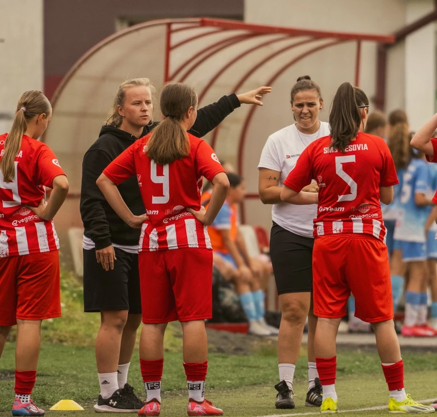 ✅ 𝟮. 𝗸𝗼𝗹𝗲𝗷𝗸𝗮 Centralnej Ligi Juniorek U16 ⚪️🔴