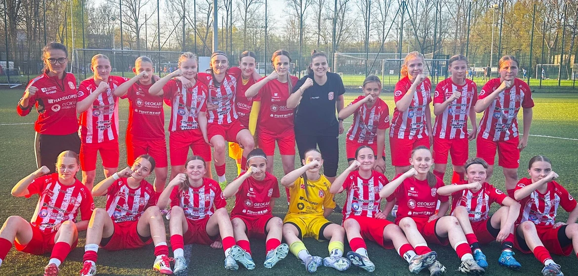 ✅𝐊𝐫𝐚𝐤ó𝐰 𝐳𝐝𝐨𝐛𝐲𝐭𝐲! 𝐑𝐞𝐬𝐨𝐯𝐢𝐚 𝐰𝐲𝐠𝐫𝐲𝐰𝐚 4:2 𝐳 𝐅𝐒𝐀 𝐰 𝐂𝐋𝐉 𝐔-16 ⚪️🔴