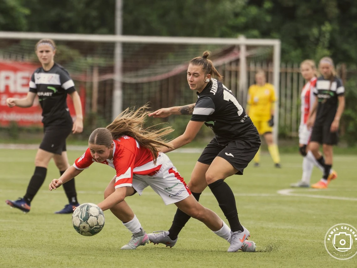 ✅𝟭. 𝗸𝗼𝗹𝗲𝗷𝗸𝗮 - Orlen 1 Liga Kobiet⚪️🔴